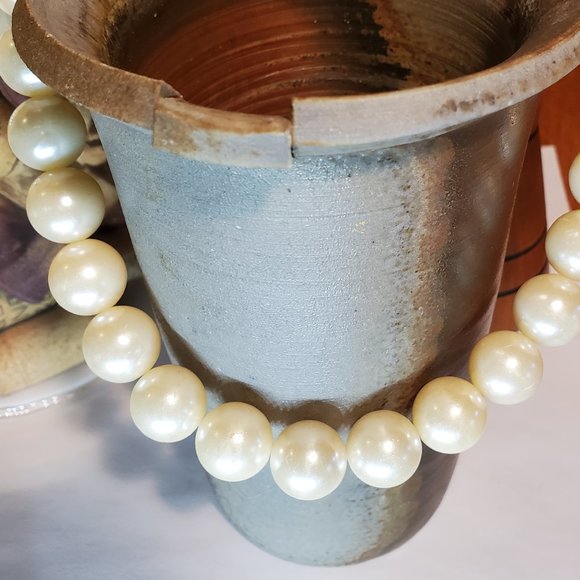 Chunky pearl choker - Picture 2 of 3